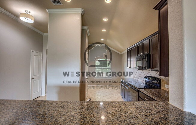3 beds, 2 baths, 1,390 sqft, $1,895