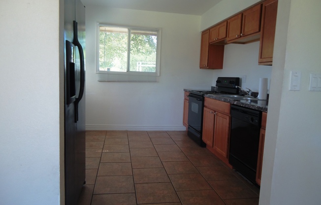 2 beds, 1 bath, 800 sqft, $1,395