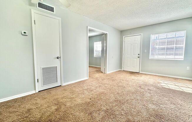 Effortless lifestyle starts here – Upgraded 1Bedroom 1Bath condo-unit!