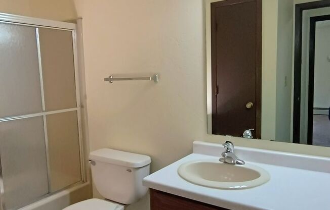 1 bed, 1 bath, 820 sqft, $939