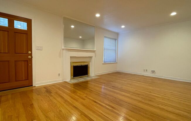 3BD/2BA Single-Family Home with Attached Garage, Hardwood Floors, Washer/Dryer Included - Pets Welcome!