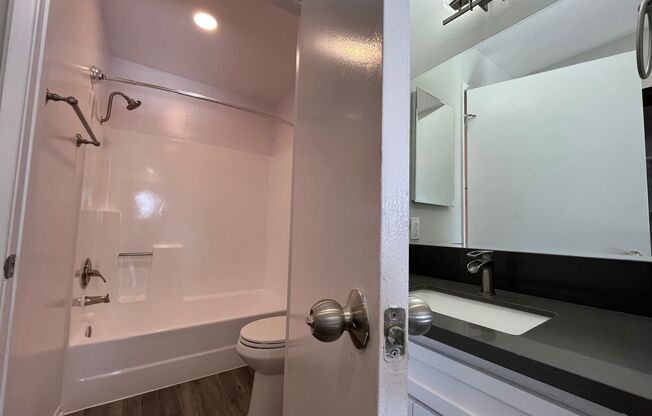 Studio, 1 bath, 595 sqft, $1,498, Unit 321