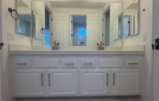 5 beds, 4.5 baths, $6,795