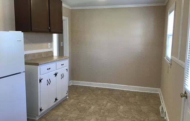 2 Bedroom Near Cherry Park!