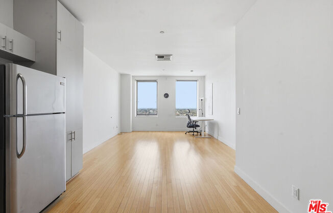 1 bed, 1 bath, 710 sqft, $2,400, Unit 1609