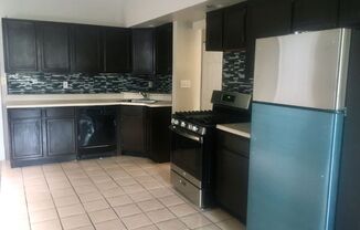 3 beds, 2 baths, 1,166 sqft, $1,995, Unit 2