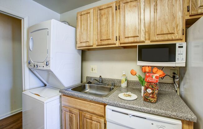 2 beds, 2 baths, 1,000 sqft, $2,525, Unit 1910HY-104