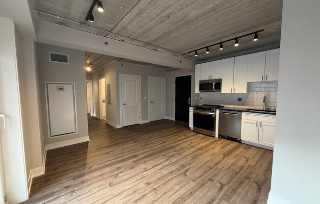 2 beds, 2 baths, 908 sqft, $3,500, Unit 952-211