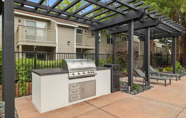 2 beds, 1 bath, 875 sqft, $2,025, Unit 47