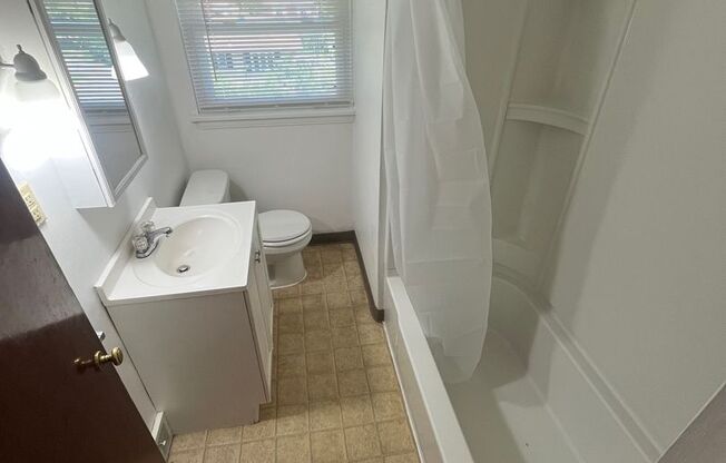 2 beds, 1 bath, $750