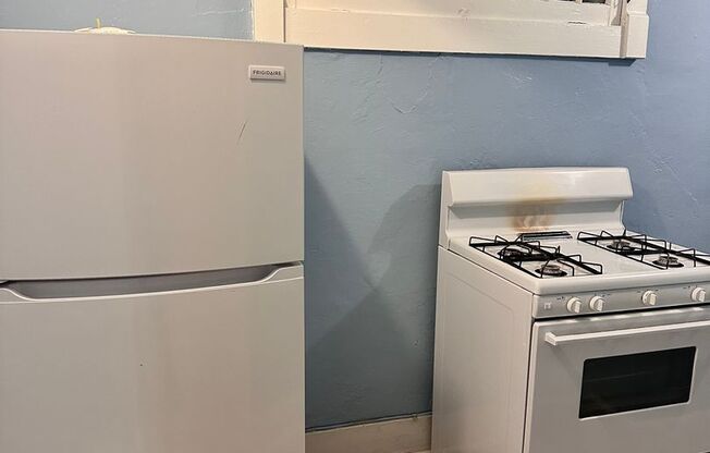 Studio, 1 bath, 400 sqft, $1,495, Unit A