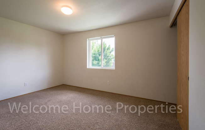 2 beds, 1 bath, $1,195