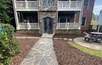 Welcome to 685 Penn Avenue Apartment Homes – Where Style Meets Substance!