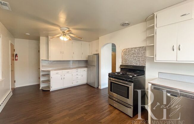 2 beds, 1 bath, $2,275