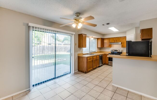 3 beds, 2 baths, $2,100