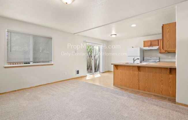 4 beds, 2.5 baths, $2,799, Unit 12580 SE Ramona Street