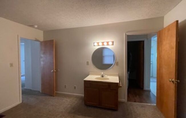 3 beds, 1 bath, $1,550