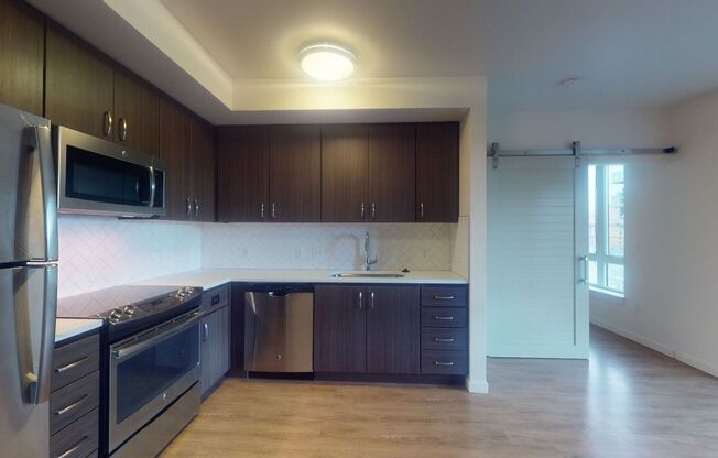 1 bed, 1 bath, 585 sqft, $1,469, Unit 614