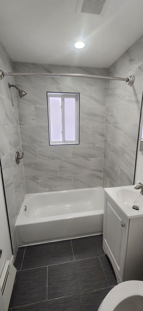 1 bed, 1 bath, $1,150, Unit D01