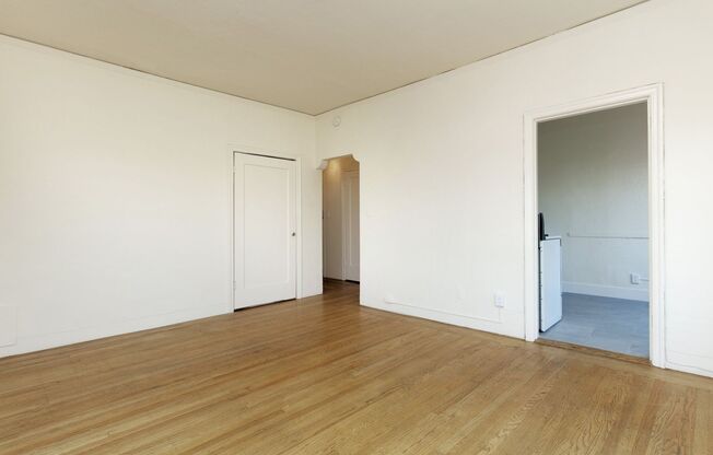 1 bed, 1 bath, $2,500, Unit 232