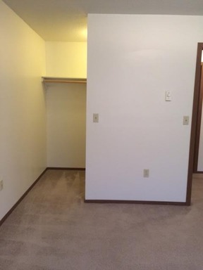 2 beds, 1 bath, 900 sqft, $695, Unit 305