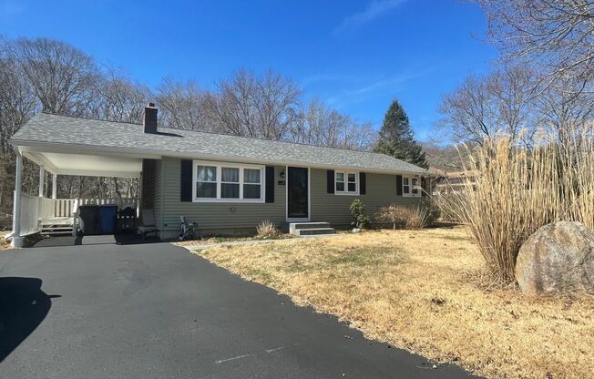 Quaint Single Family in Mystic!
