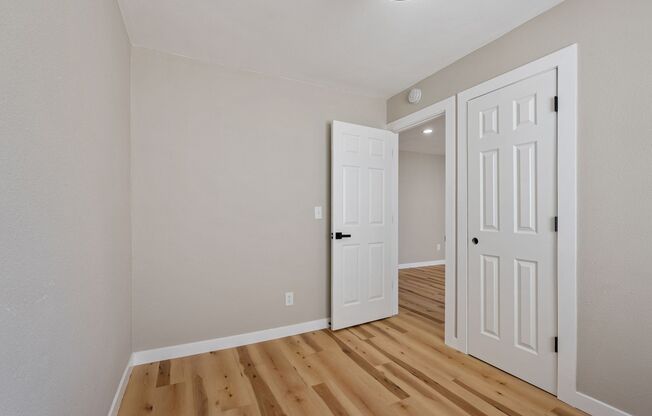 3 beds, 1 bath, 864 sqft, $1,625, Unit #43
