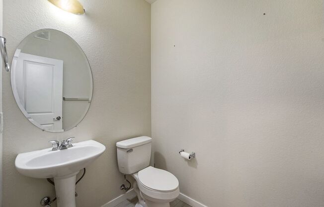 2 beds, 1.5 baths, $1,795, Unit Unit 619