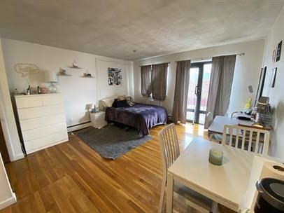 Studio, 1 bath, 999 sqft, $1,995, Unit 34