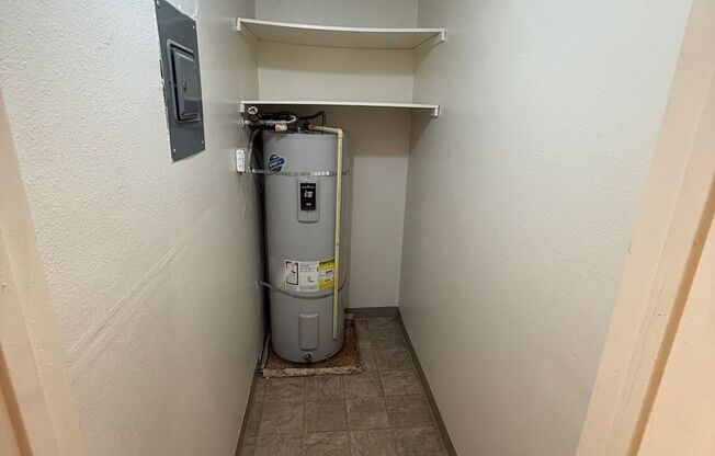 2 beds, 1 bath, 825 sqft, $1,245, Unit 233