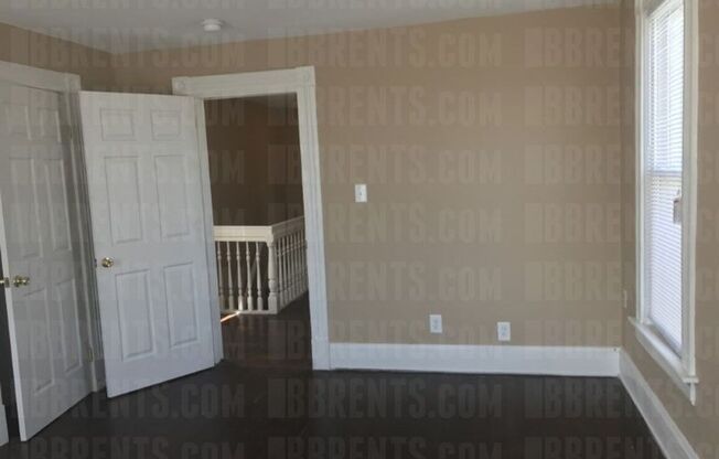 3 beds, 1 bath, $1,295