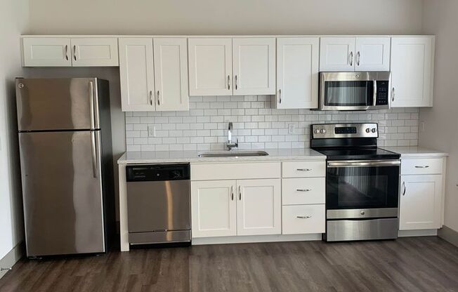 1 bed, 1 bath, 615 sqft, $1,495, Unit 3240-204