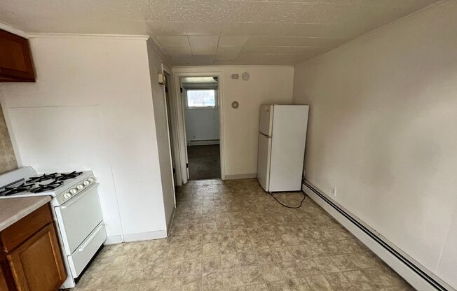 1 bed, 1 bath, $725, Unit Apartment 06