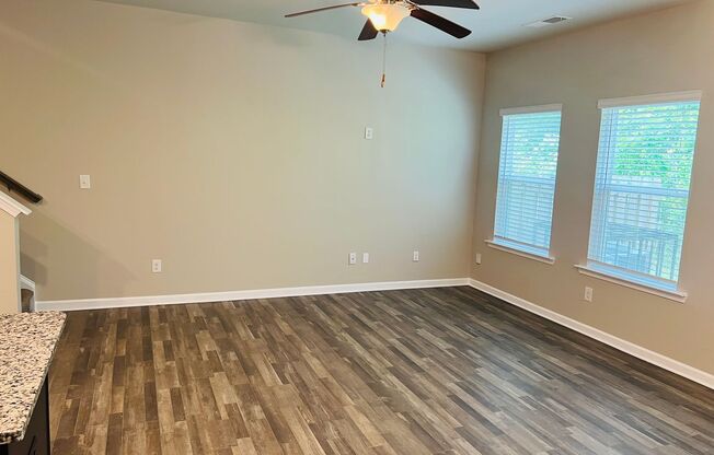 Beautiful 3 bedroom, 2.5 bathroom townhome in Atlanta! Must see!