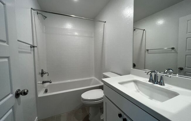 4 beds, 2.5 baths, $1,995, Unit 1