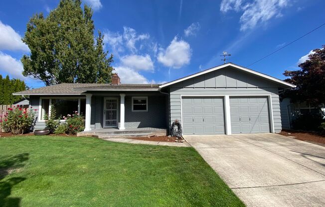 NE Keizer Beautiful Single Family Home 3 Bed , 2 Bath, Fully Fenced Backyard, AVAILABLE NOW!