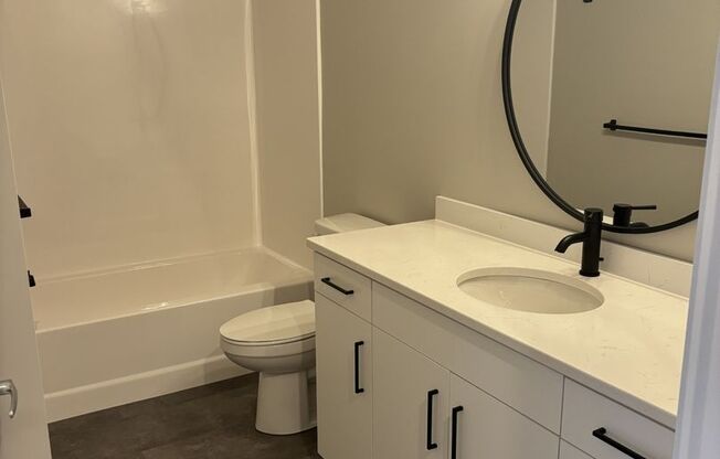 1 bed, 1 bath, 705 sqft, $1,300, Unit 219