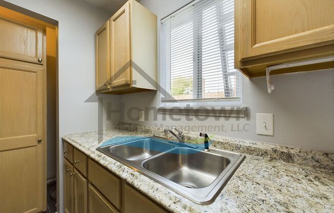 2 beds, 1 bath, 840 sqft, $1,200, Unit Unit 2