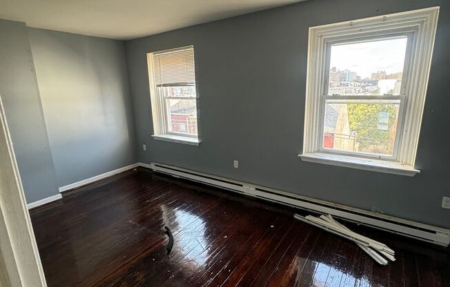 2 beds, 1 bath, $1,500, Unit 609 N. 11th St. C