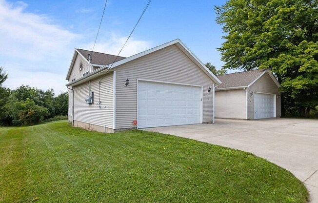 2552 60 ST SE