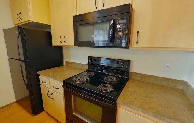 4 beds, 2.5 baths, 1,515 sqft, $3,600, Unit 34