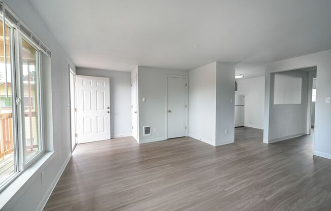 1 bed, 1 bath, 650 sqft, $1,300, Unit 12