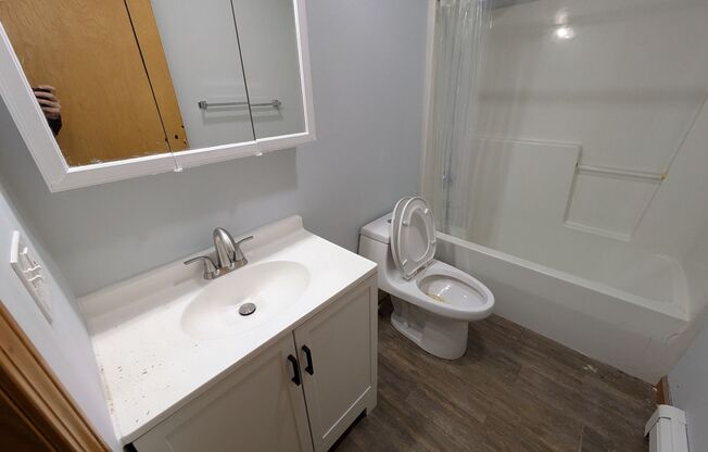 2 beds, 1.5 baths, 1,500 sqft, $2,000, Unit Townhouse - 998-16