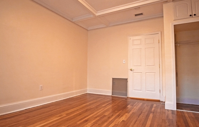 4 beds, 2 baths, 1,000 sqft, $6,300, Unit 302