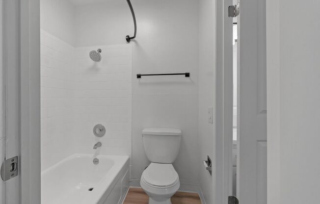 2 beds, 1 bath, 880 sqft, $1,750, Unit 110