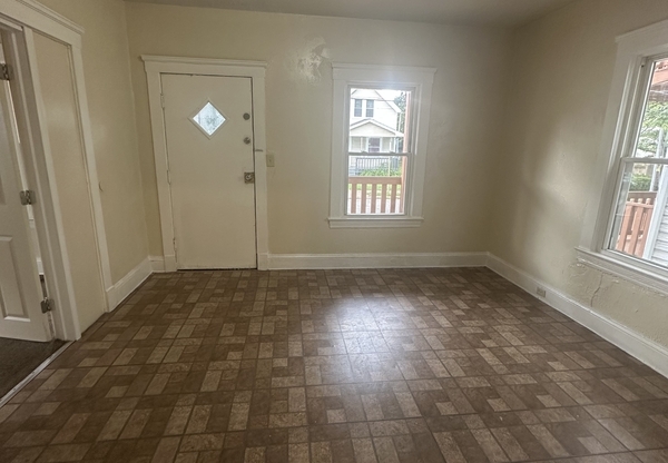 2023 W 105 ST