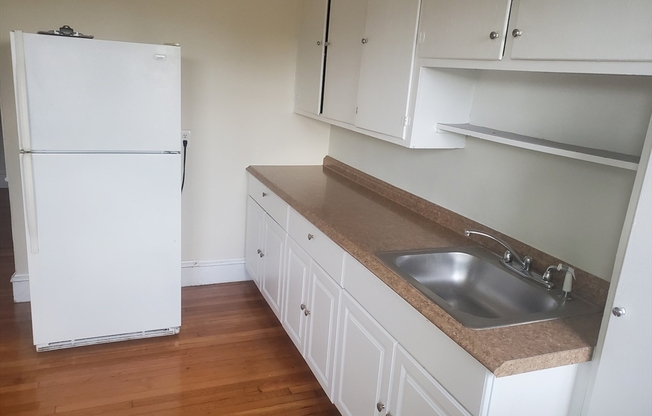 2 beds, 1 bath, 950 sqft, $2,800, Unit 12