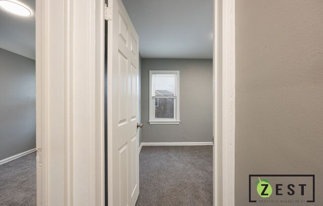 2 beds, 1 bath, $950, Unit 4844 Chatsworth upper