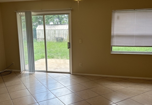 3 beds, 1.5 baths, 1,500 sqft, $1,999