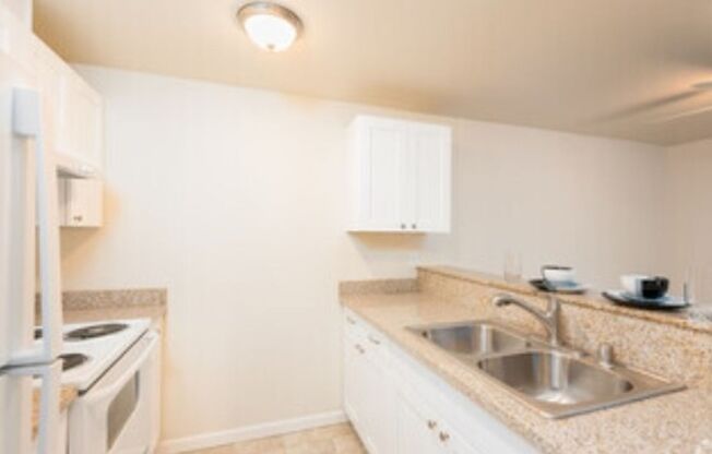 2 beds, 1 bath, 860 sqft, $2,195, Unit C308